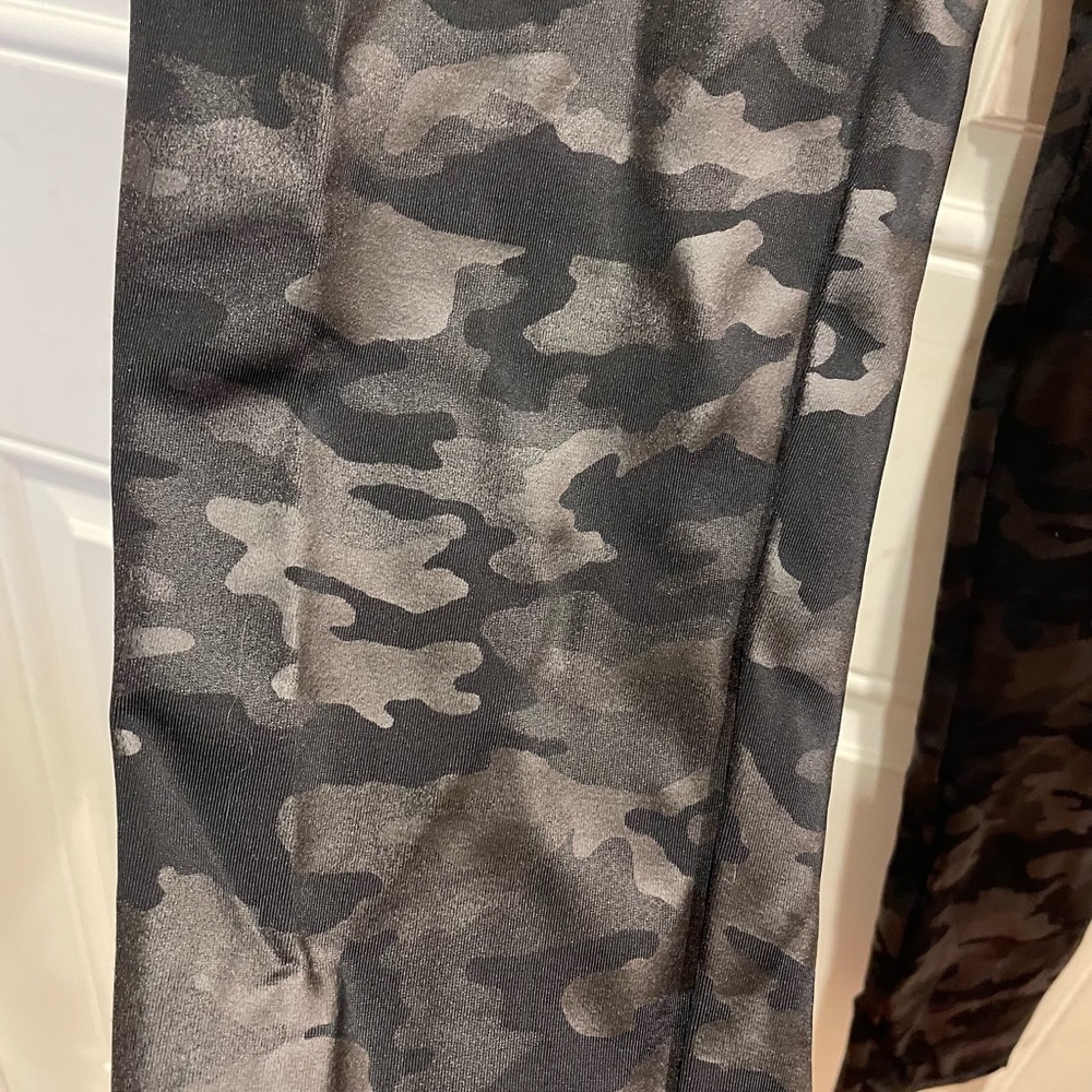 Spanx Faux Leather Faux Camo Leggings - Picture 4 of 4